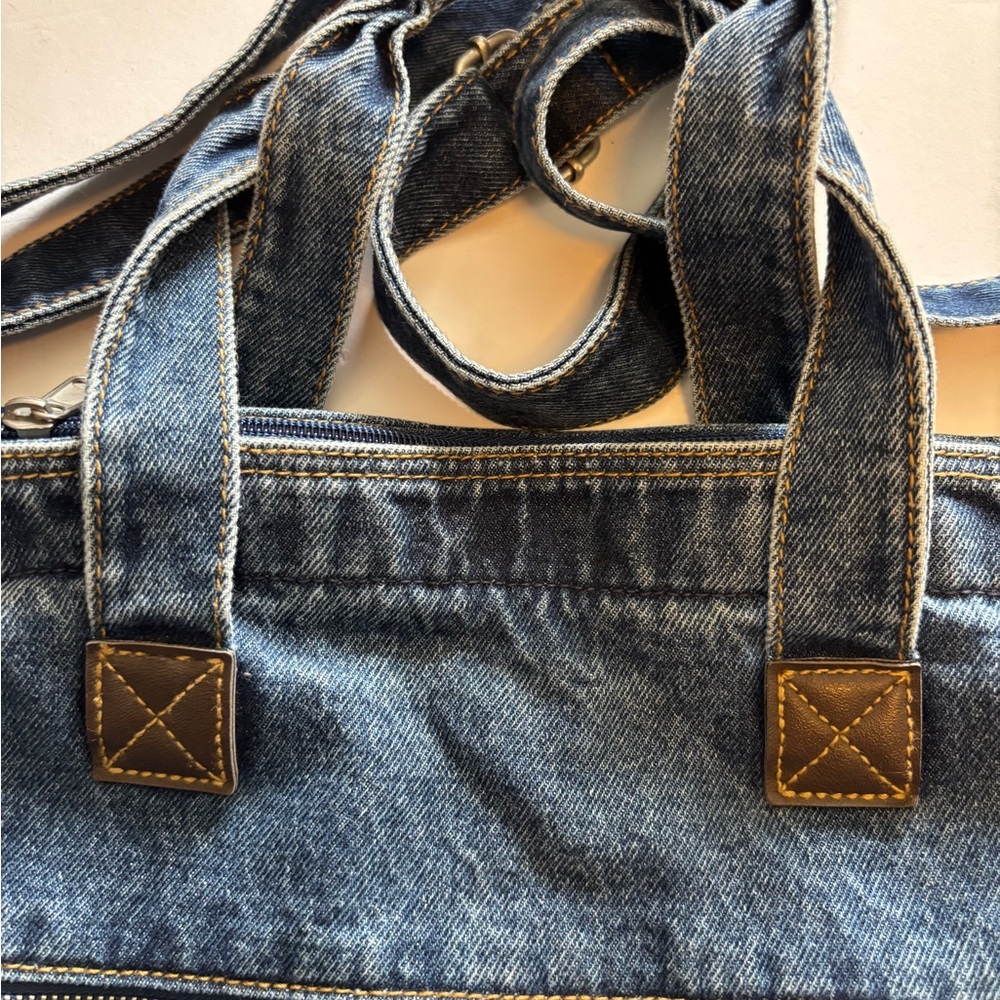 BLUE JEAN TOTE / HANDBAG
HANDLES AND CROSSBODY STRAP 
FUN AND FABULOUS CHIC TOO - Picture 3 of 10